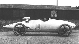Illustration for article titled Panoz Batmobile: Proof Front-Engined Race Cars Don't Suck